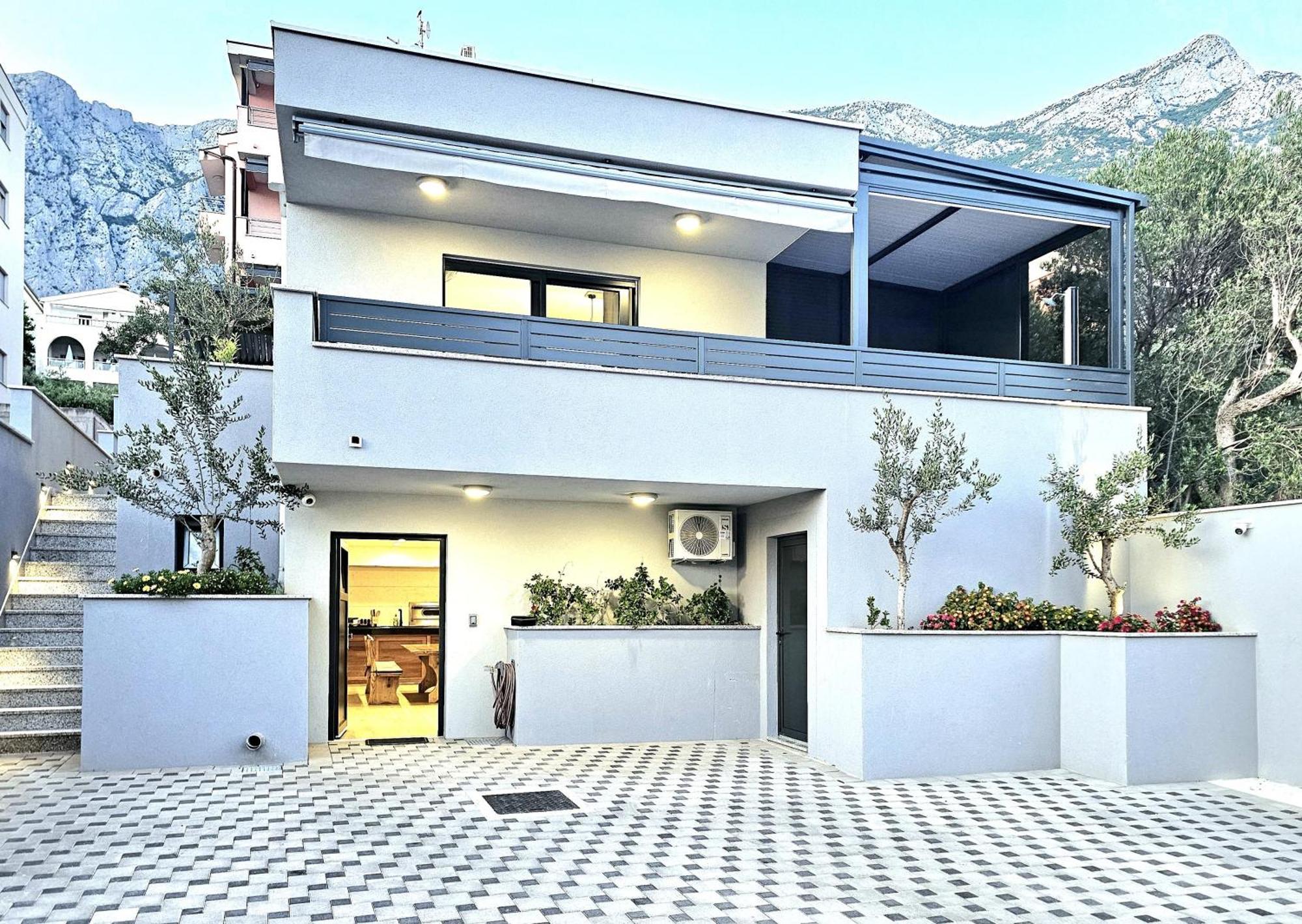 Apartments Deluxe Vucko Makarska Exterior photo